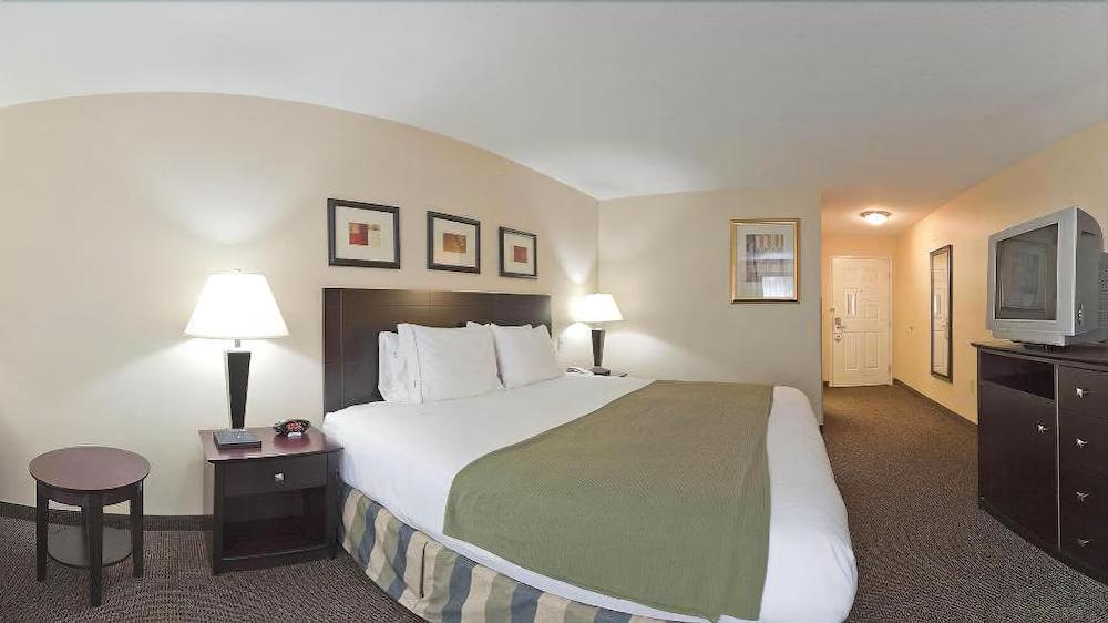 Holiday Inn Express Hotel & Suites Fort Collins By Ihg Exterior photo