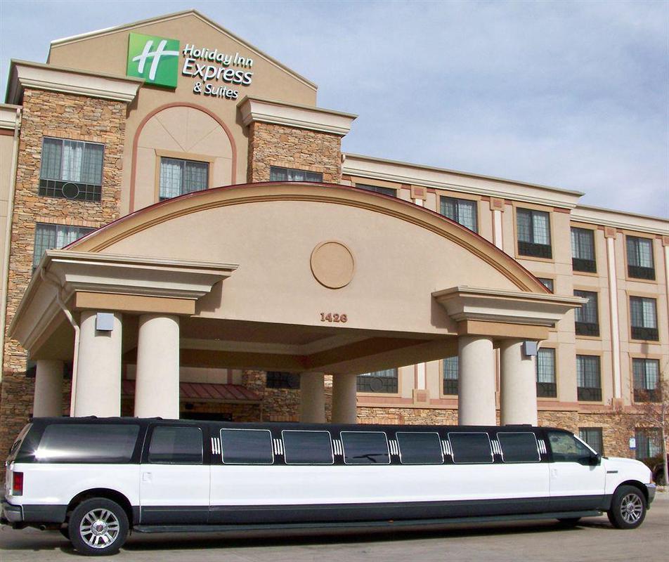 Holiday Inn Express Hotel & Suites Fort Collins By Ihg Exterior photo