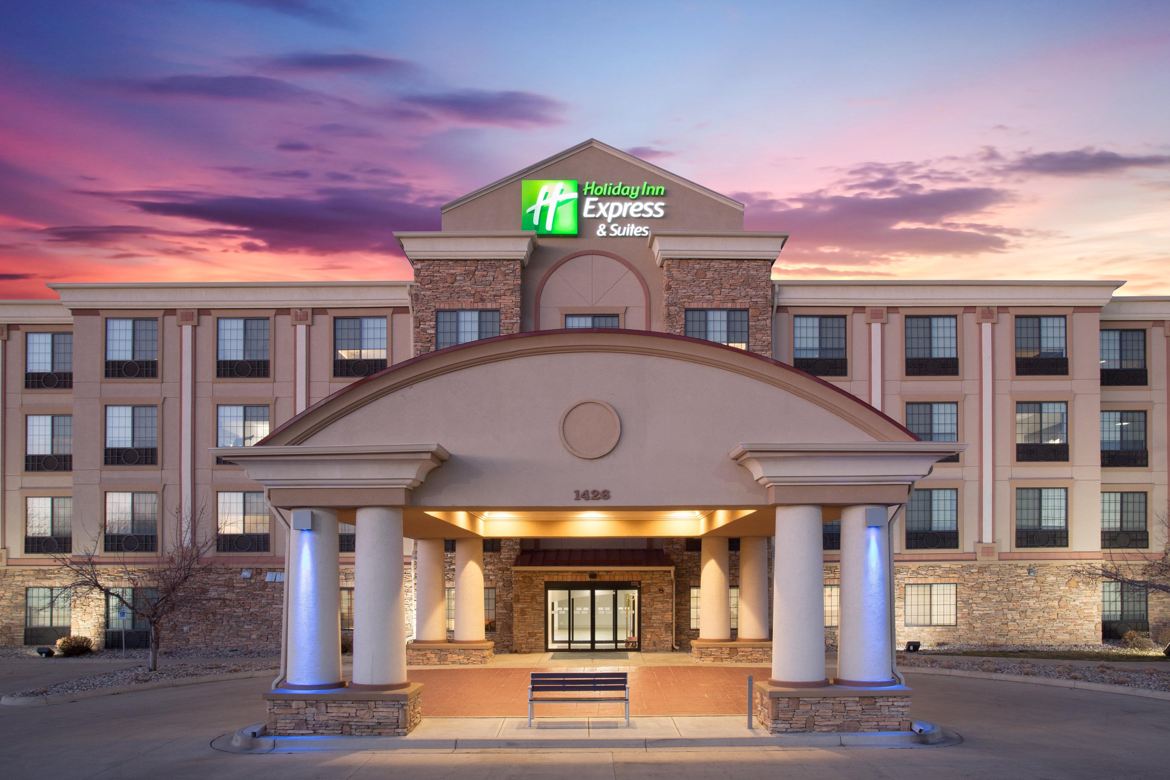 Holiday Inn Express Hotel & Suites Fort Collins By Ihg Exterior photo