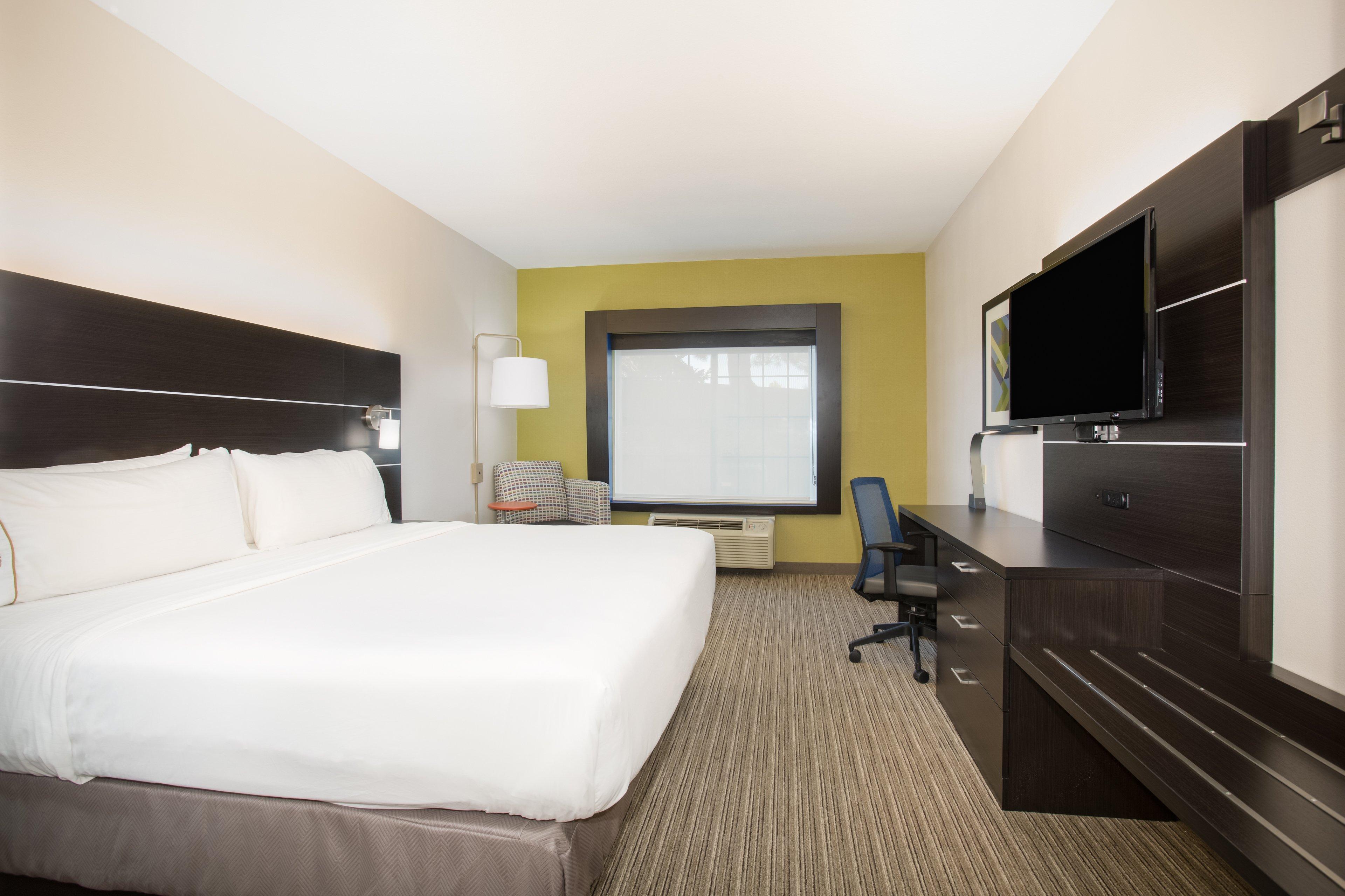 Holiday Inn Express Hotel & Suites Fort Collins By Ihg Exterior photo
