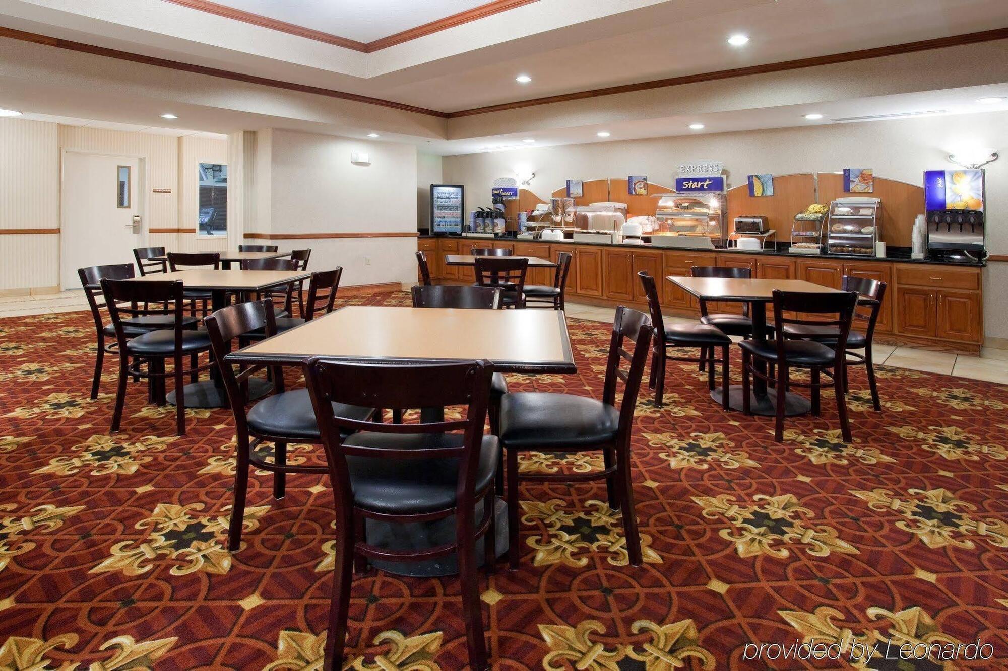 Holiday Inn Express Hotel & Suites Fort Collins By Ihg Exterior photo